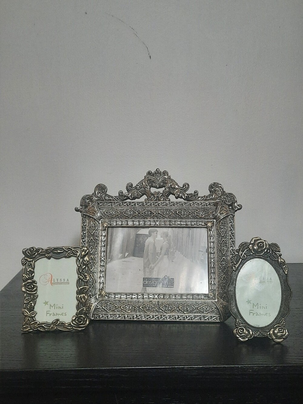 Ornate Silver Decorative Photo Frames Set - Elegant Home Accent